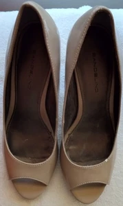 Women Size 7.5 Bandolino Rainaa Pump High Heel Shoes color Cafe Latte - Picture 1 of 3