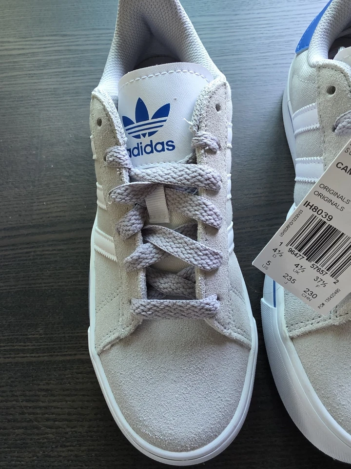 Adidas Samba OG Talla 4.5 Juvenil Rayas Grises y Azules Totalmente Nuevas Sin Caja. Foto 1 de 4