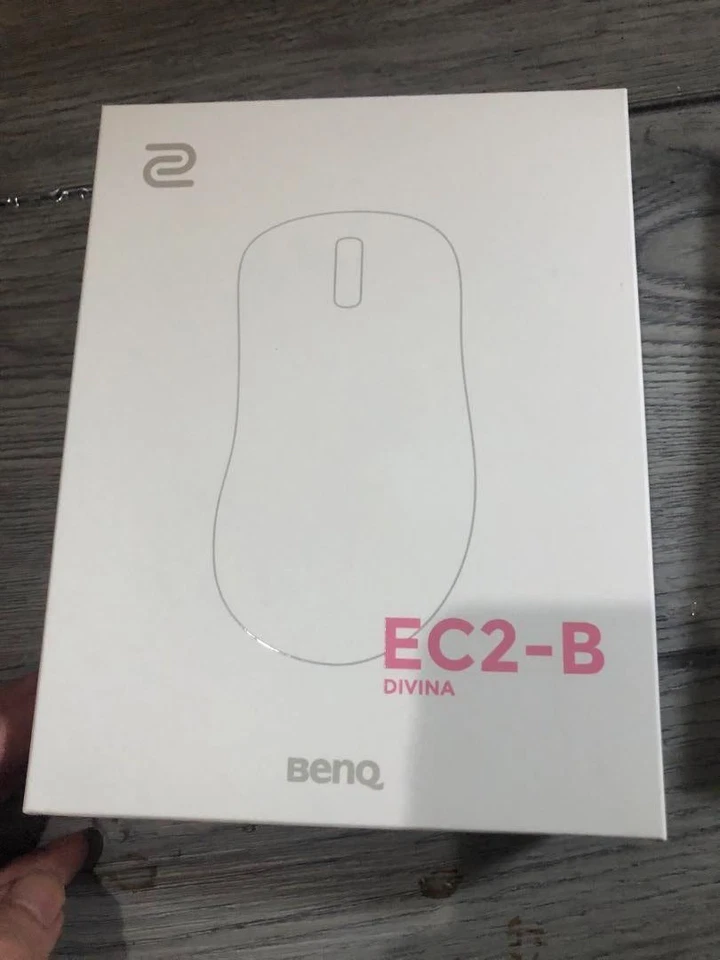 ZOWIE EC2-B Gaming Mouse DIVINA Pink - Image 1 of 3