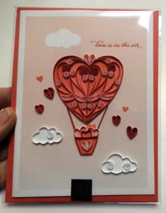 1 Niquea.D Karte Quilling Valentinstag Heißluftballon Liebe liegt in der Luft - Bild 1 von 7
