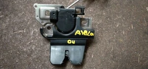 TOYOTA AVALON MCX10A 2004 MODEL BOOTLID LOCK LATCH FITS 10/03-6/05 GENUINE - Picture 1 of 4