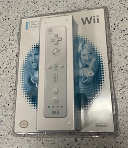 *NEW* Nintendo Wii Remote Wiimote Sealed in Blisterpack - Picture 1 of 7