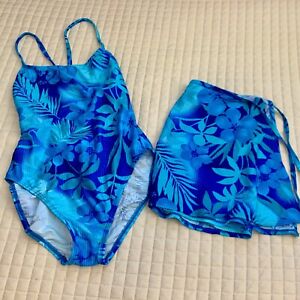 Catalina 1 piece swimsuit w/matching skirt -SZ 12-14 - Blue floral - shelf bra
