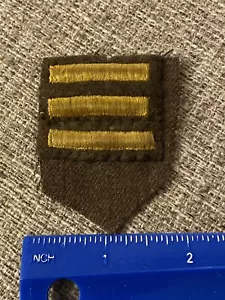Parches de barras de ultramar del ejército de Estados Unidos de la Segunda Guerra Mundial tres barras 18 meses uniforme cortado INV6985 - Imagen 1 de 3