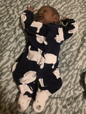 Bebê menino recém-nascido prematuro pequeno afro-americano doce - Imagem 1 de 4