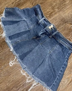 GB Young Adult/Teenager Plissee roher Saum blau Denim Minirock, Größe Medium - Bild 1 von 4