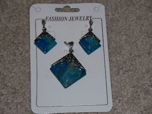 Orecchini abbinati con pendente - Foto 1 di 1