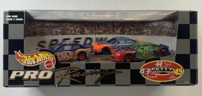 1998 风火轮专业赛车 Petty Generations 庞蒂亚克大奖赛特别版 — 第 1/4 张图片