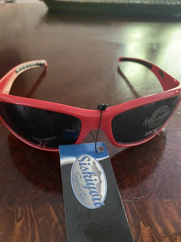 Wisconsin Badgers - NCAA licensed - Sunglasses- New with tag! Cover