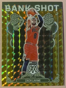 Zach Lavine Gold Refractor /10 No. 8 Panini Mosaic Prizm 2023-24 Bank shot Bulls - Bild 1 von 2