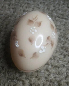 Vintage WESTMORELAND GLASS Easter Egg Trinket Box, Handpainted & Signed 1978 - Picture 1 of 13