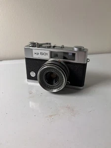 Cámara fotográfica Wards XP501 vintage de 35 mm sin probar para piezas o reparación - Imagen 1 de 5