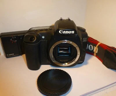 CANON EOS 20D 8.2MP SLR & CHARGER in FULL WORKING ORDER (847) - Image 1 of 4