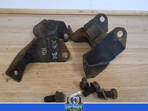 Ford XD 302 engine brackets - Picture 1 of 5