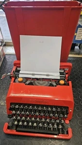 MACCHINA DA SCRIVERE OLIVETTI VALENTINE ROSSA COMPLETA DI CUSTODIA PERFETTAMENTE - Picture 1 of 12