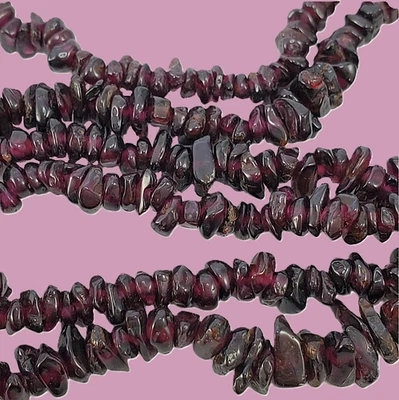 Collar de cuentas con astillas de piedra granate púrpura pulido #2 34" Foto 1 de 4