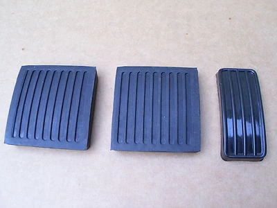 ALLMAKES / AFTERMARKET SET PEDALI IN GOMMA LAND ROVER DEFENDER PEDALI PAD - GOMME NUOVE PEDAL PAD