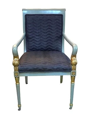 Sillón de madera lacada estilo francés de mediados de siglo Foto 1 de 4