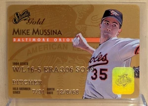 1995 Studio GOLD PLASTIC STOCK 29 Mike Mussina HOF RARE ICONIC CREDIT CARD STYLE - Picture 1 of 2