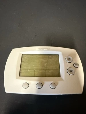 Termostato con placa de pared Honeywell TH6110D1005 0927 Focus Pro serie 6000 Foto 1 de 3