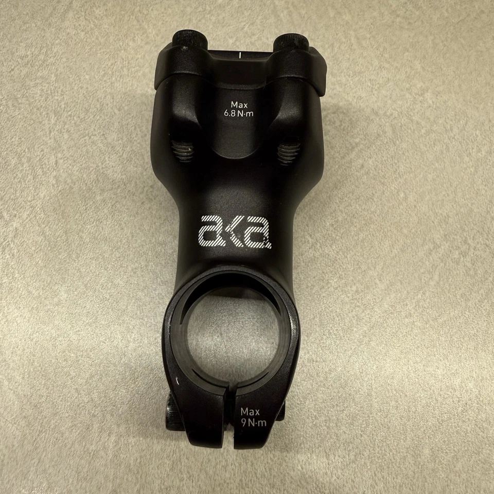 Vástago TruVativ AKA 1,5 pulgadas negro 70 mm +/-5º grado 31,8 sin rosca Foto 1 de 4