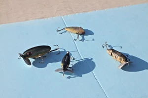 JITTER BUG - SEÑUELO DE PESCA NADADOR MINNOW - PAQUETE - VINTAGE - Imagen 1 de 3