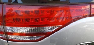 TOYOTA TARAGO REAR TAILGATE LAMP LEFT LHS LH SIDE, ACR50R, 03/06-12/08 06 07 08 - Picture 1 of 12