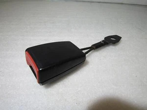 Mercedes C Class W202 right front seat belt seatbelt buckle clip receiver - Picture 1 of 5