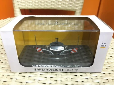 Universal Hobbies 1/32 Scale TractorBumper Safetyweight 800kg Grey Diecast - Image 1 of 2
