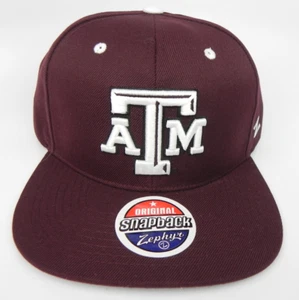 TEXAS A&M AGGIES NCAA Z11 MAROON FLAT BILL SNAPBACK ZEPHYR CAP MÜTZE NEU! GIG 'EM - Bild 1 von 5