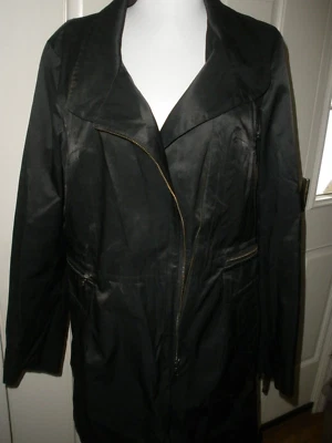 Chaqueta gabardina negra grande verde con envidia para mujer muy elegante usada en excelente estado Foto 1 de 4