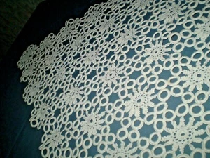Vintage Tischdecke handgestrickt Baumwolle Häkelspitze Größe 19 x 32 Zoll - Bild 1 von 5
