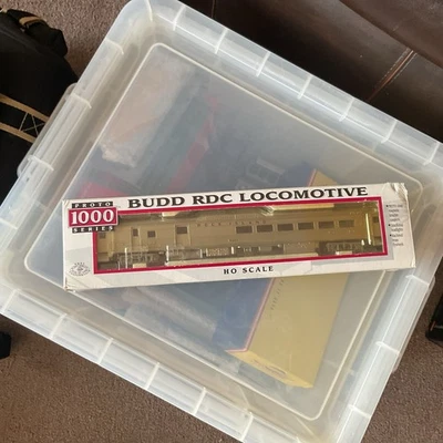 WALTHERS PROTO 1000 HO SCALE DIESEL LOCOMOTIVE BUDD RDC RAILCAR ROCK ISLAND ! - Image 1 of 4