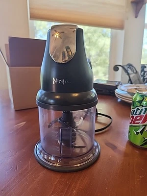 NINJA NJ100GR FOOD CHOPPER 200 WATT MOTOR  CHOPPING BLENDING  Tested - Image 1 of 4