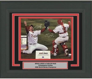 FRAMED Autographed/Signed BRAD LIDGE CARLOS RUIZ 2008 WS 16x20 Photo JSA COA - Picture 1 of 1