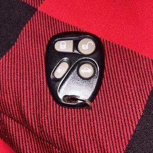 100% OEM GM 98-00 CADILLAC DEVILLE SEVILLE KEYLESS ENTRY REMOTE FOB 25656445 #2 - Picture 1 of 2