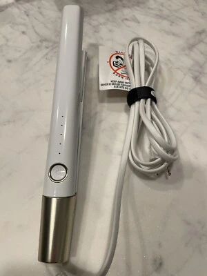 T3 Singlepass 2 Hair Straightening And Styling 1" Ceramic Flat Iron - Image 1 of 4