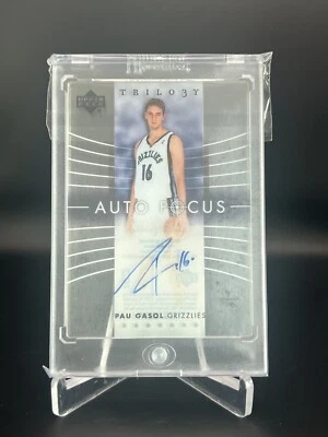 2004-05 Upper Deck Trilogy #AF-PG Pau Gasol Auto Focus Autographed Glass Card - Image 1 of 2