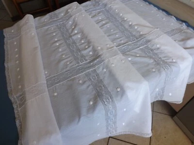 très jolie nappe, tout en finesse, ancienne - Photo 1/4