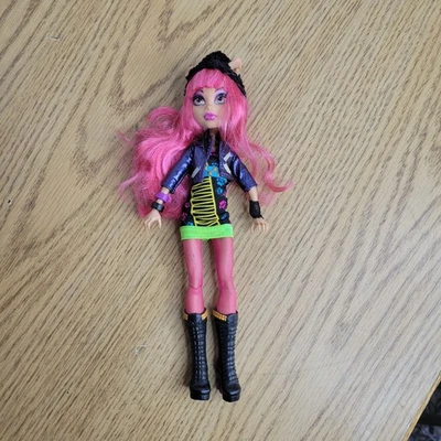 Muñeca Mattel Monster High 13 Wishes Howleen Wolf Foto 1 de 4