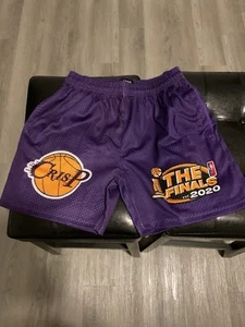 Crisp NYC LA shorts - Picture 1 of 3