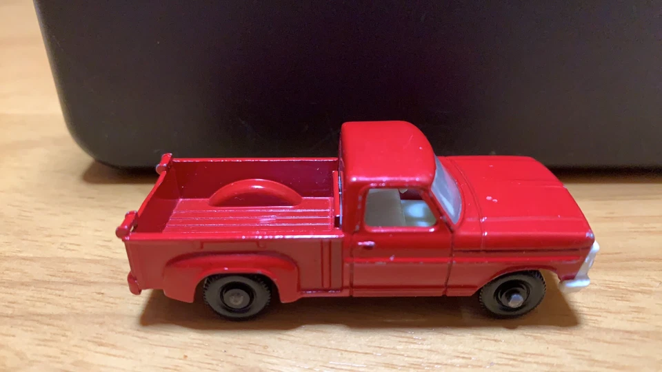 1970 VINTAGE MATCHBOX SUPERFAST #6 Ford Pickup Red & WHITE * NO REAR BED CAP - Image 1 of 4