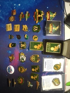 Oakland A's Athletics 33 Pin Lot MLB Baseball Vintage World Series - Bild 1 von 8
