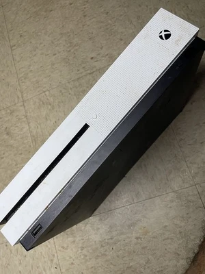 Xbox One S BROKEN HDMI PORT - Image 1 of 4