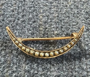 Victorian 10k Gold Seed Pearl Crescent Moon 1800s Antique Pin .9g 1.13" - Picture 1 of 5