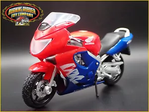 HONDA CBR 600F4 SPORTS BIKE MOTORCYCLE RED 1/18 SCALE DIORAMA DIECAST MODEL BIKE - Picture 1 of 9