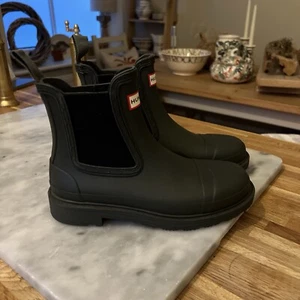 Hunter women's commando chelsea boots in Dark Olive-brand new - Picture 1 of 6