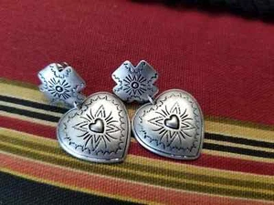 Heart Engraved Antique Silver Finish Dangle Earrings K - Picture 1 of 5