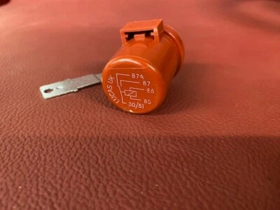 Aston Martin Classic AMV8 (later cars) & V8 Zagato blower motor/air horn relay - Image 1 of 3