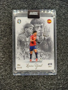 2023-24 Topps Total Football UEFA UCL Lamine Yamal 58/99 Limited Edition RC Rook - Foto 1 di 2